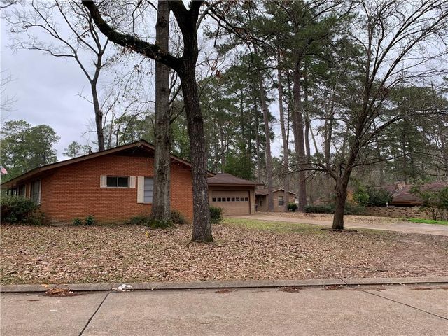100 HILTON Court, Pineville, LA 71360