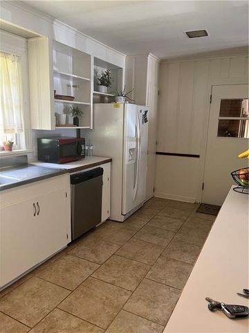 100 HILTON Court, Pineville, LA 71360