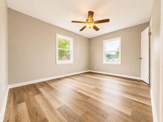 210 Laurel Street, Lake Jackson, TX 77566