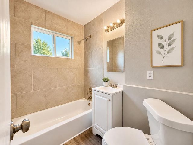 210 Laurel Street, Lake Jackson, TX 77566
