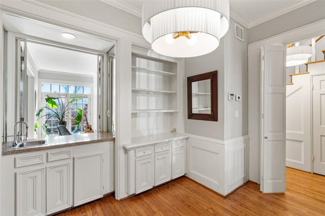 6732 Vanderbilt Street, Houston, TX 77005