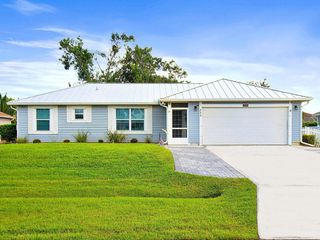 222 SW Starfish Avenue, Port St Lucie, FL 34984