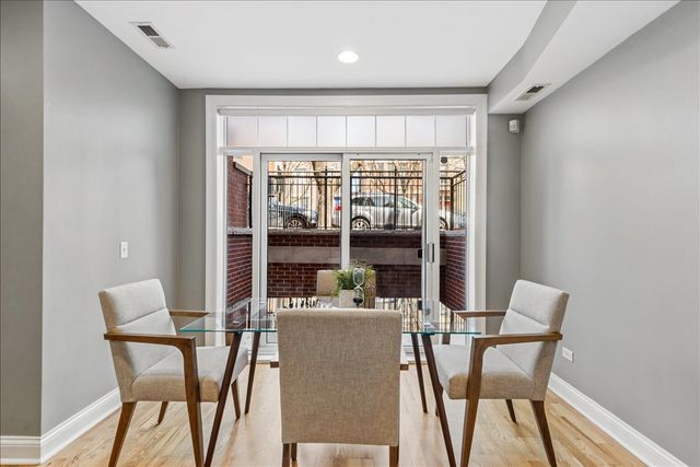 2838 N Damen Avenue 1, Chicago, IL 60618