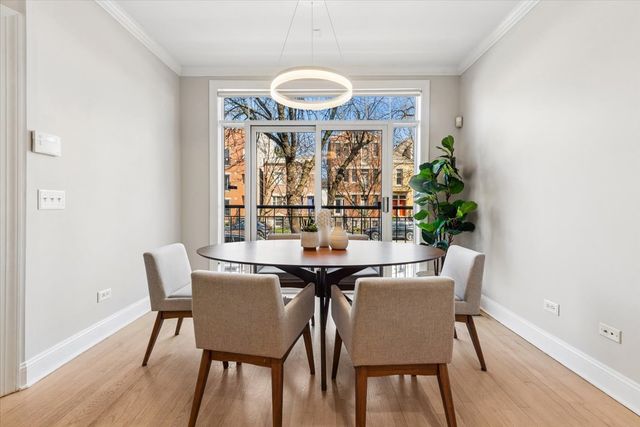 2838 N Damen Avenue 1, Chicago, IL 60618