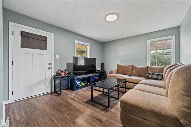 7804 W NAVY CIR, Millington, TN 38053