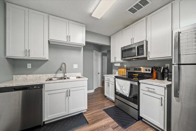7804 W NAVY CIR, Millington, TN 38053