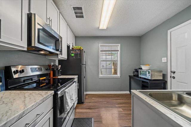 7804 W NAVY CIR, Millington, TN 38053
