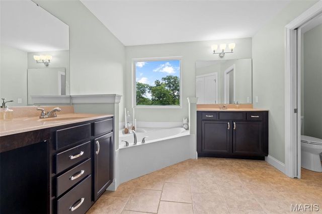 14 Prairie Lake Court, Wentzville, MO 63385
