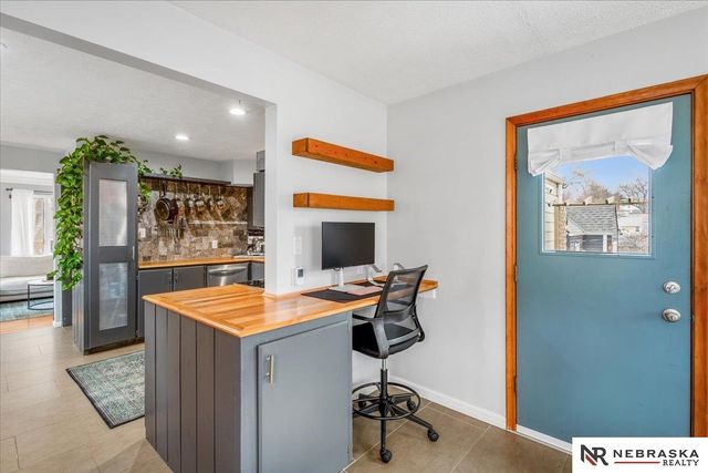 5823 Burdette Street, Omaha, NE 68104