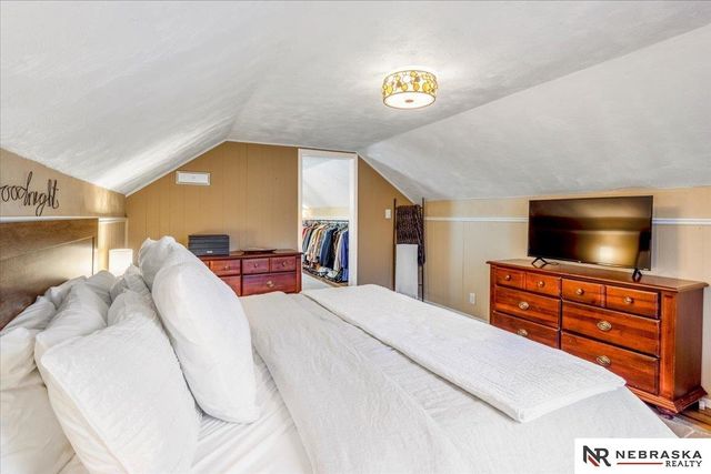 5823 Burdette Street, Omaha, NE 68104