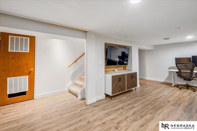 5823 Burdette Street, Omaha, NE 68104