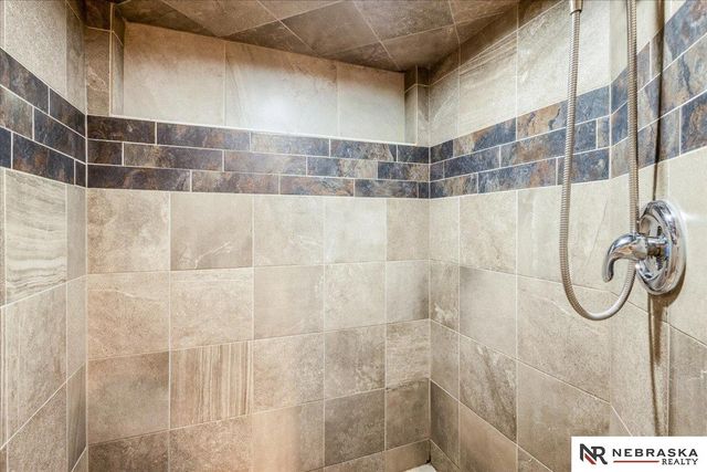 5823 Burdette Street, Omaha, NE 68104