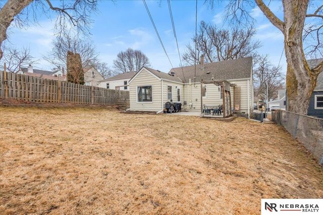 5823 Burdette Street, Omaha, NE 68104