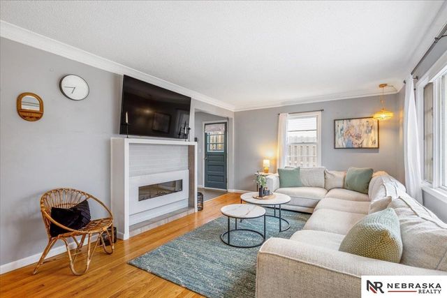 5823 Burdette Street, Omaha, NE 68104