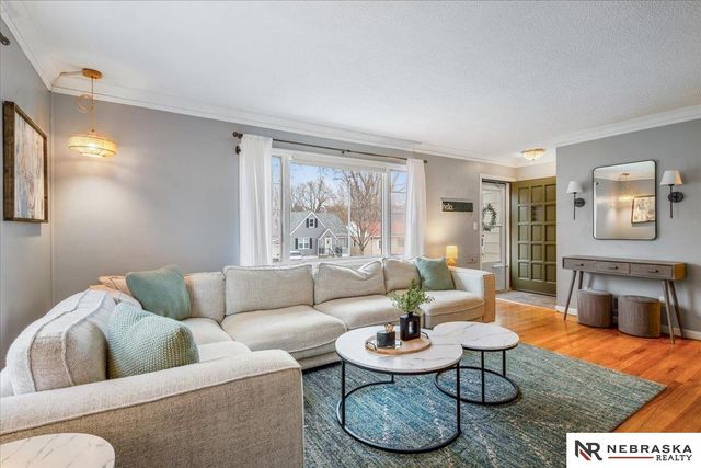 5823 Burdette Street, Omaha, NE 68104