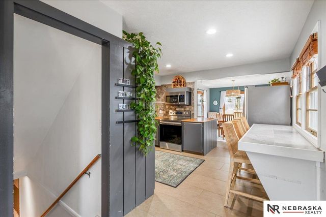 5823 Burdette Street, Omaha, NE 68104