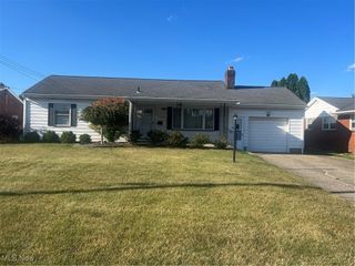 231 Overlook Boulevard, Struthers, OH 44471