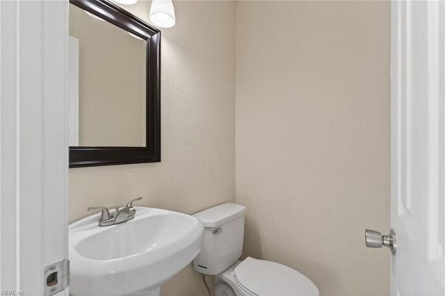 3832 Chancery LN, Virginia Beach, VA 23452