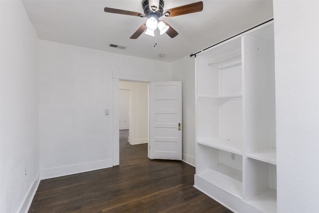 3000 S Jennings, Fort Worth, TX 76110