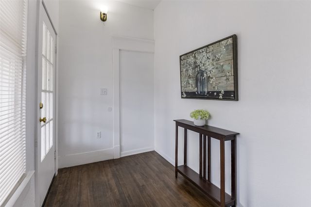 3000 S Jennings, Fort Worth, TX 76110