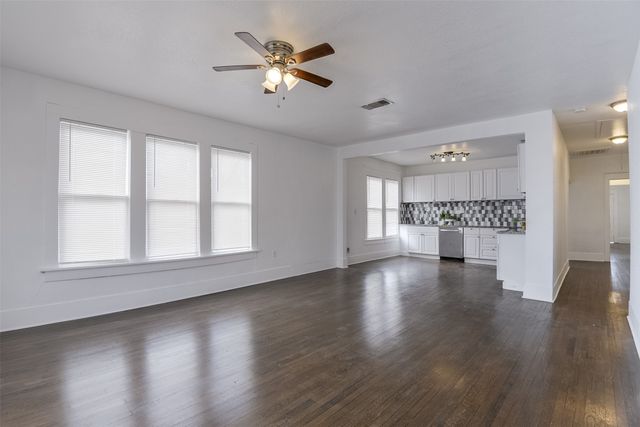 3000 S Jennings, Fort Worth, TX 76110