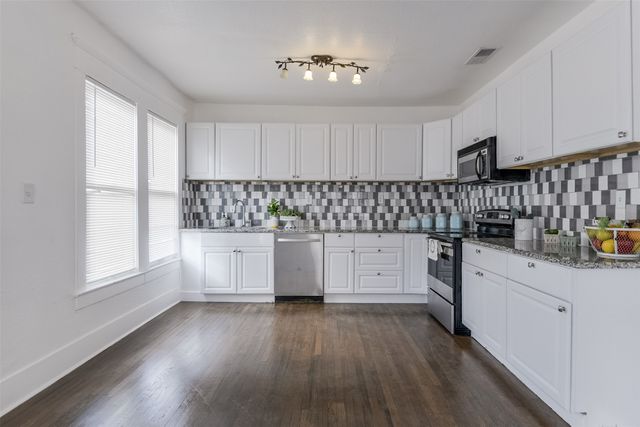 3000 S Jennings, Fort Worth, TX 76110