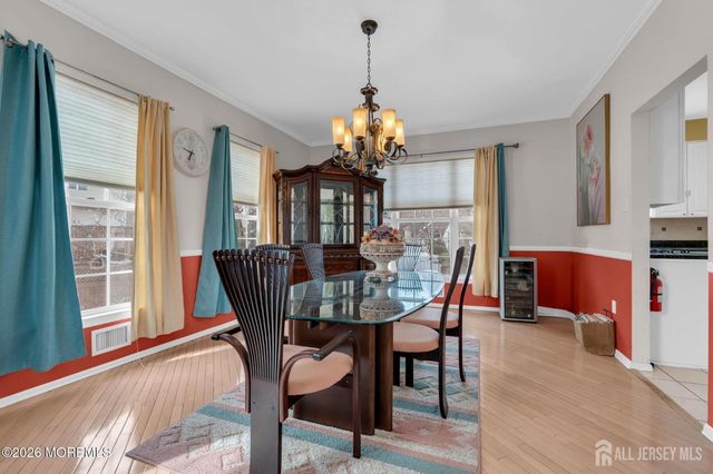 18 Lysbeth Lane, Matawan, NJ 07748