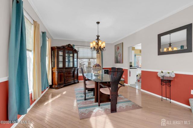 18 Lysbeth Lane, Matawan, NJ 07748