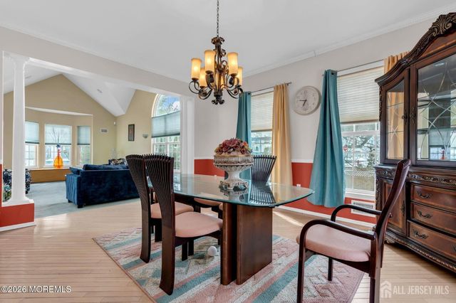 18 Lysbeth Lane, Matawan, NJ 07748