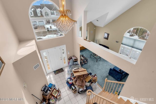 18 Lysbeth Lane, Matawan, NJ 07748