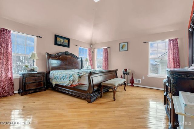 18 Lysbeth Lane, Matawan, NJ 07748