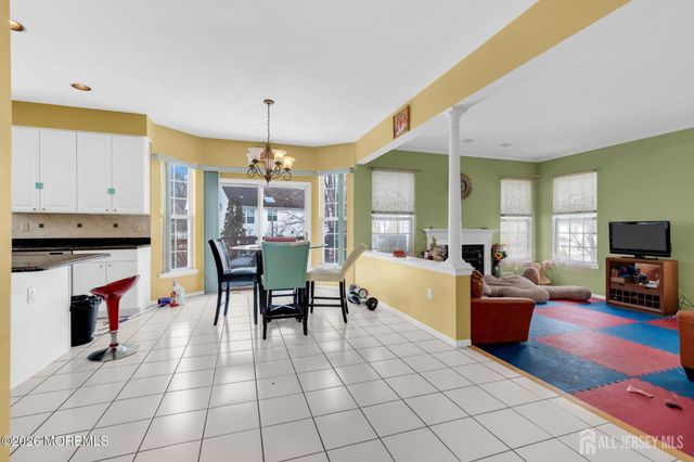 18 Lysbeth Lane, Matawan, NJ 07748