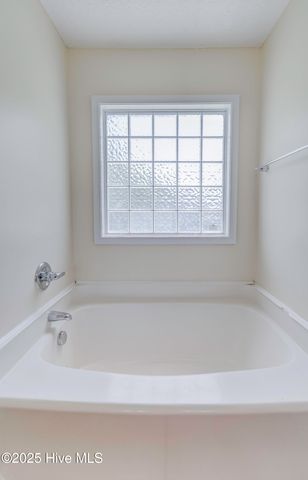 102 Chinkapin Court, Jacksonville, NC 28546