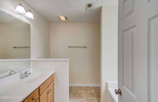 102 Chinkapin Court, Jacksonville, NC 28546