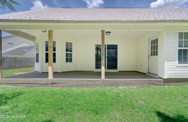 102 Chinkapin Court, Jacksonville, NC 28546