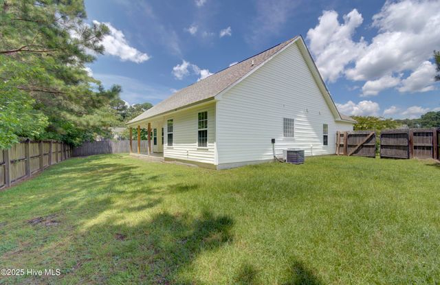 102 Chinkapin Court, Jacksonville, NC 28546