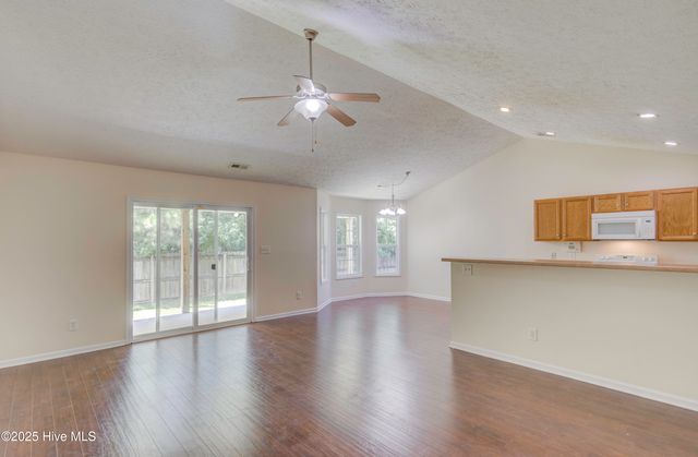 102 Chinkapin Court, Jacksonville, NC 28546