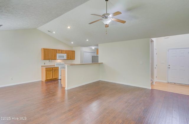 102 Chinkapin Court, Jacksonville, NC 28546