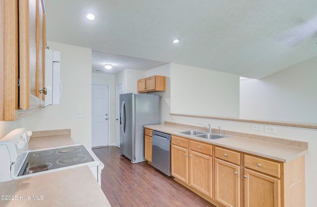 102 Chinkapin Court, Jacksonville, NC 28546