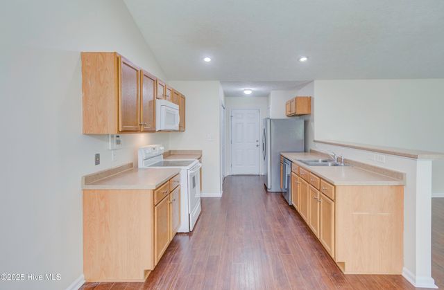 102 Chinkapin Court, Jacksonville, NC 28546