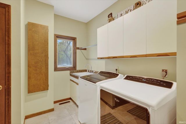 60659 Gentle Run Court, South Bend, IN 46614