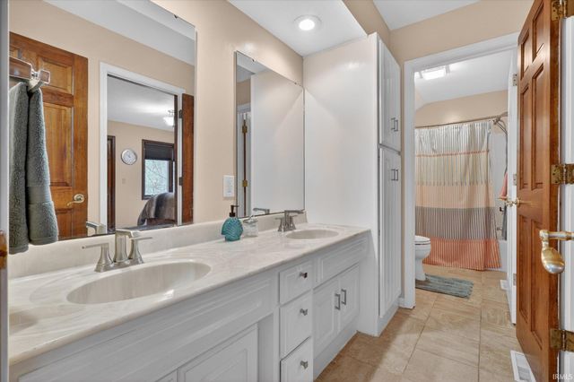 60659 Gentle Run Court, South Bend, IN 46614