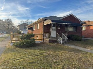 8401 Nightingale Street, Dearborn Heights, MI 48127