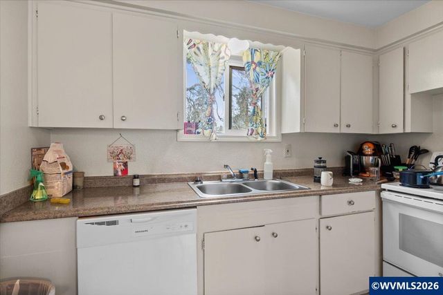 1254 8th St NW, Salem, OR 97304