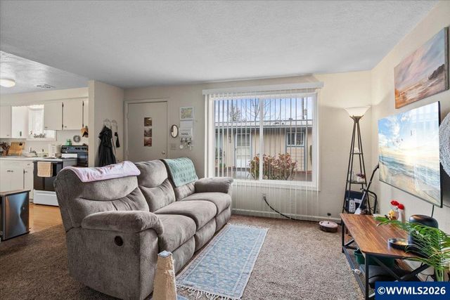 1254 8th St NW, Salem, OR 97304