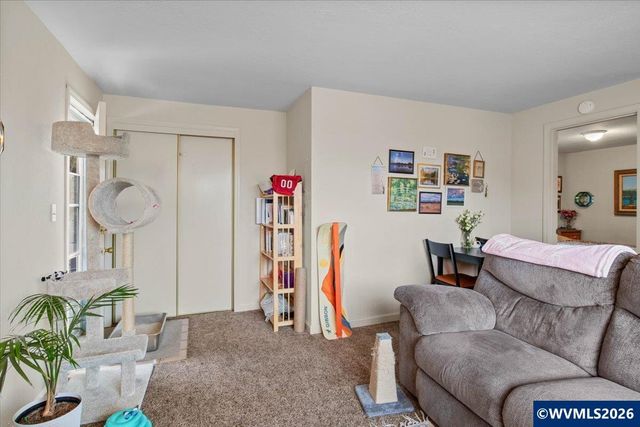 1254 8th St NW, Salem, OR 97304