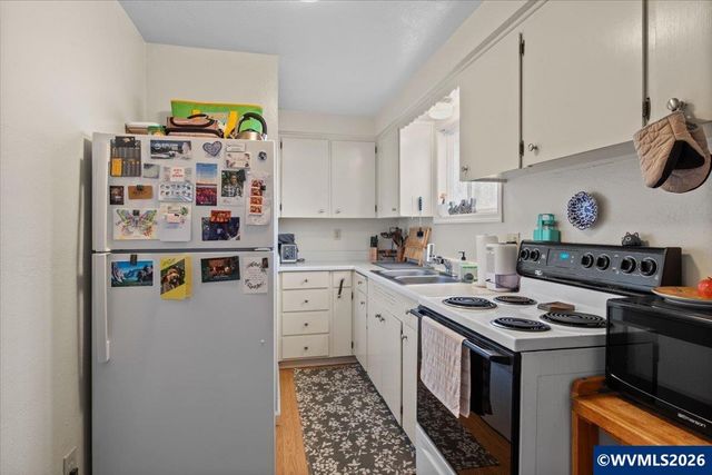 1254 8th St NW, Salem, OR 97304