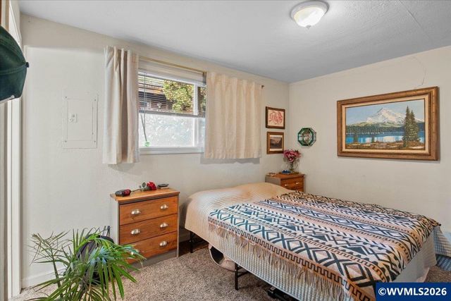 1254 8th St NW, Salem, OR 97304