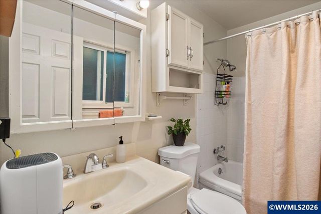 1254 8th St NW, Salem, OR 97304