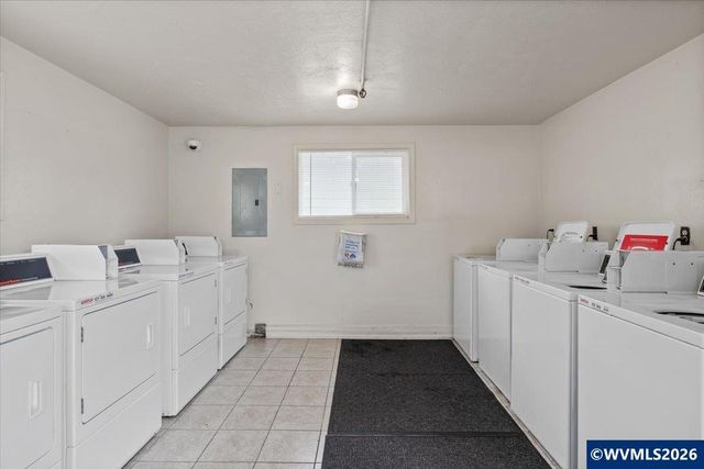 1254 8th St NW, Salem, OR 97304